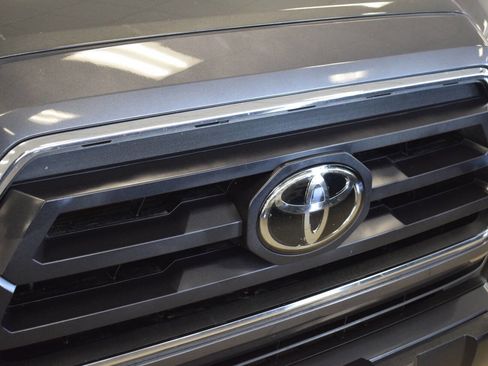 Used 2020 Toyota Tacoma SR5 image 8