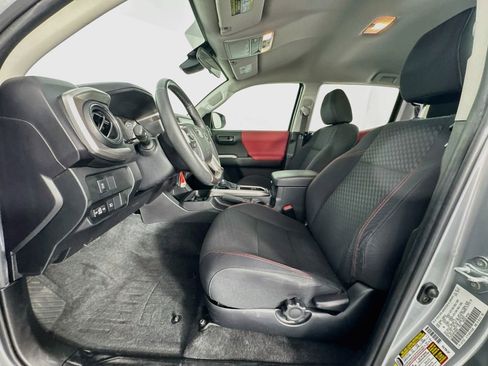 Used 2022 Toyota Tacoma SR5 w/ SR5 Appearance Package (SM) RWD image 12