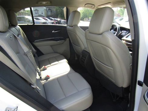 Used 2019 Cadillac XT4 Luxury AWD/4WD image 17