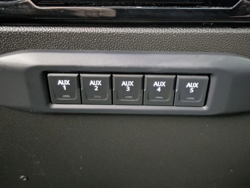 Used 2024 GMC Sierra 3500 SLE w/ SLE Convenience Package AWD/4WD image 17