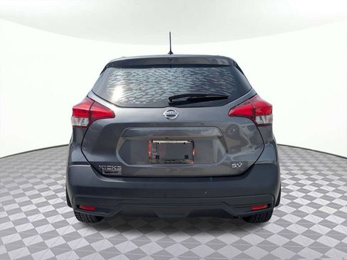 Used 2019 Nissan Kicks SV image 4