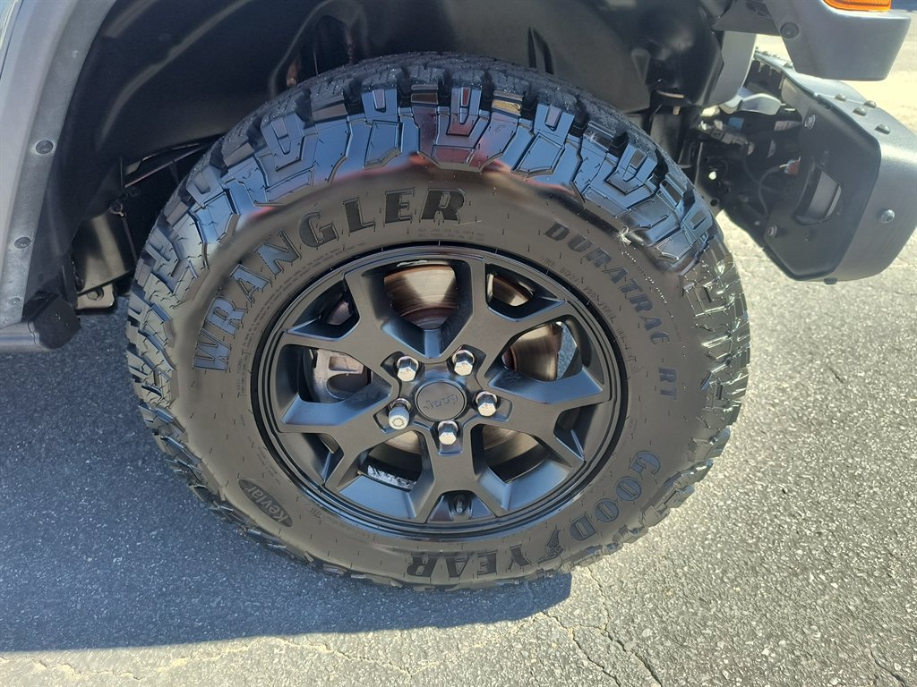 Used 2019 Jeep Wrangler Unlimited Sahara w/ Quick Order Package 24M Moab AWD/4WD image 12