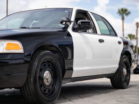Used 2011 Ford Crown Victoria Police Interceptor RWD image 7
