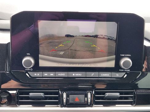 New 2025 Nissan Pathfinder SV w/ Black Appearance Package image 12