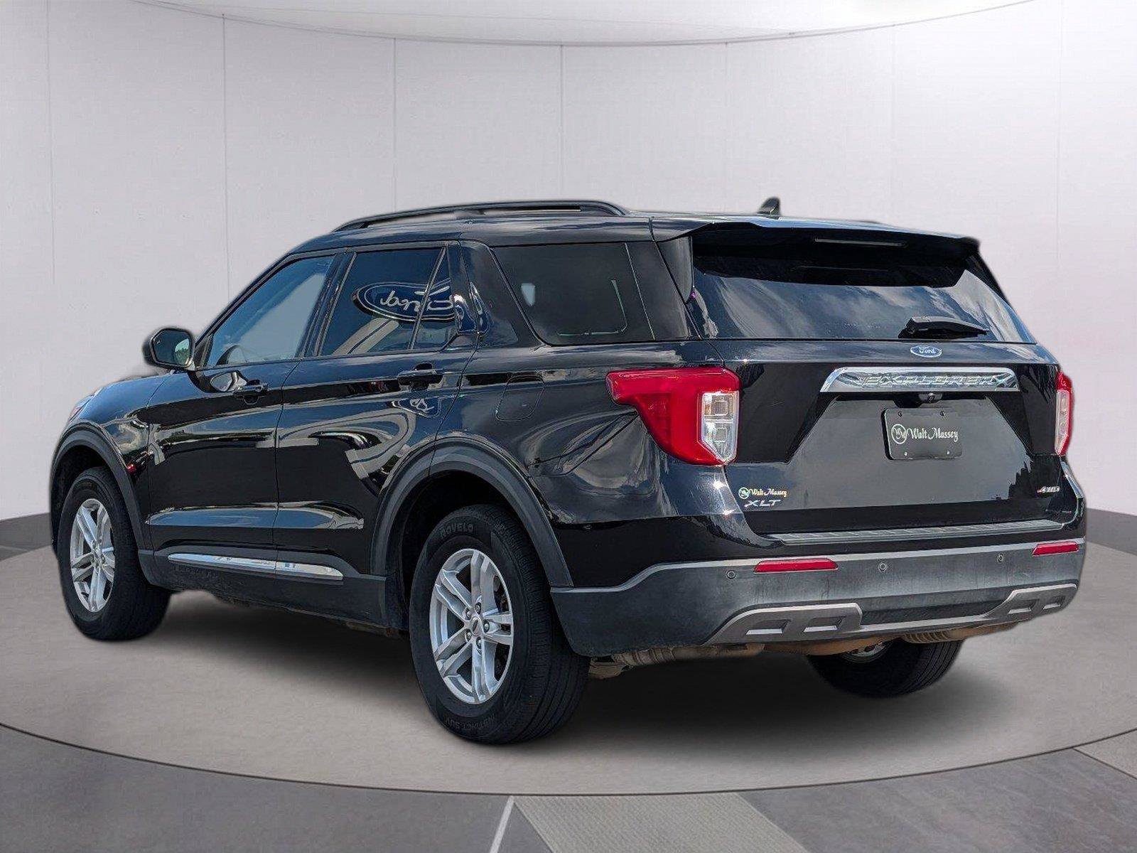 Used 2022 Ford Explorer XLT w/ Equipment Group 202A AWD/4WD image 3