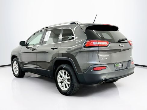 Used 2016 Jeep Cherokee Latitude AWD/4WD image 5
