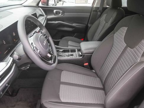 Certified 2025 Kia Sorento LX FWD image 19