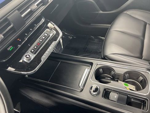 Certified 2025 Lincoln Corsair AWD image 17