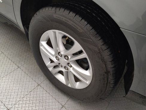 Used 2019 Buick Enclave Essence FWD image 31