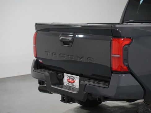 Certified 2025 Toyota Tacoma SR5 image 9
