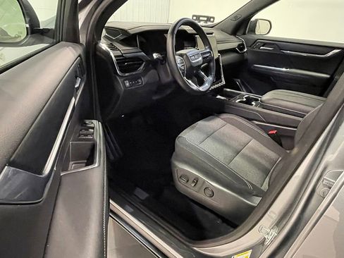 Used 2025 GMC Acadia Elevation image 18