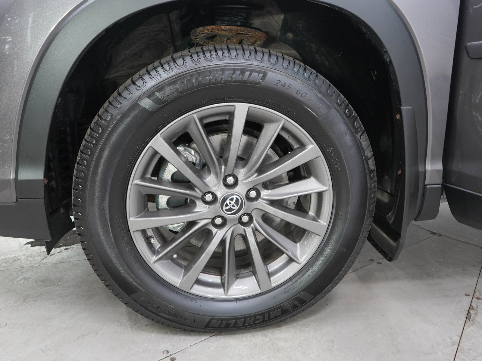 Used 2019 Toyota Highlander XLE AWD/4WD image 30