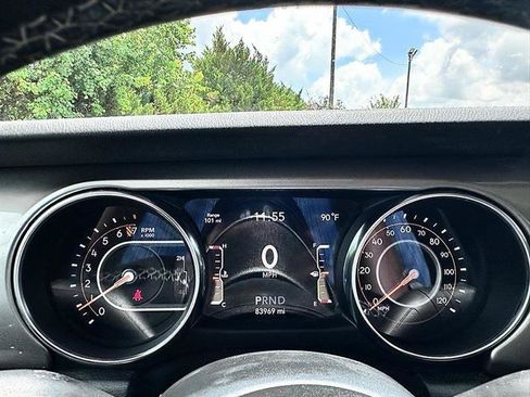 Used 2019 Jeep Wrangler Unlimited Sahara AWD/4WD image 17