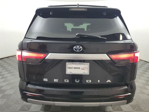 Used 2023 Toyota Sequoia Capstone AWD/4WD image 5