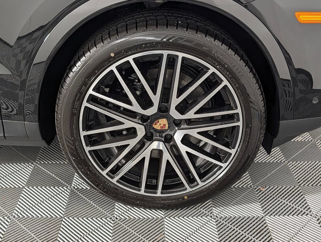 New 2026 Porsche Cayenne AWD/4WD image 13