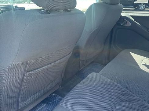 Used 2016 Nissan Frontier SV image 19