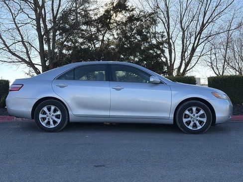 Used 2008 Toyota Camry image 2