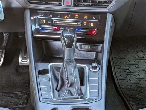 Certified 2025 Volkswagen Jetta Sport image 21