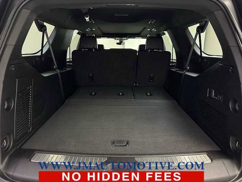 Used 2022 GMC Yukon XL Denali w/ Denali Premium Package image 19