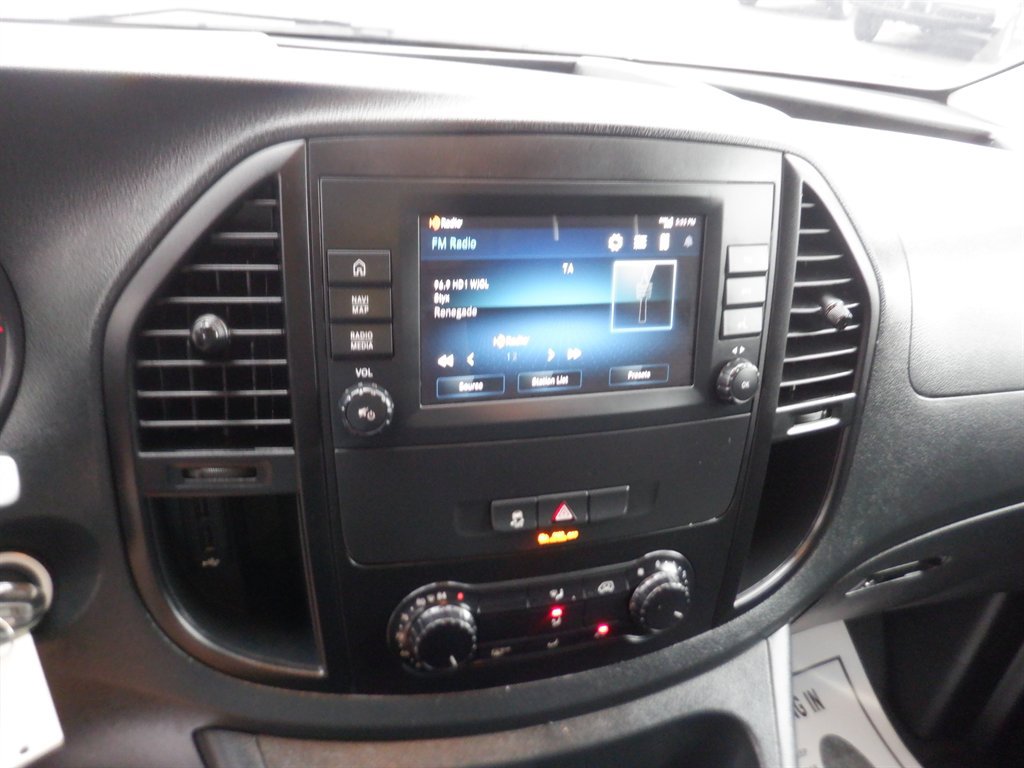 Used 2022 Mercedes-Benz Metris image 15
