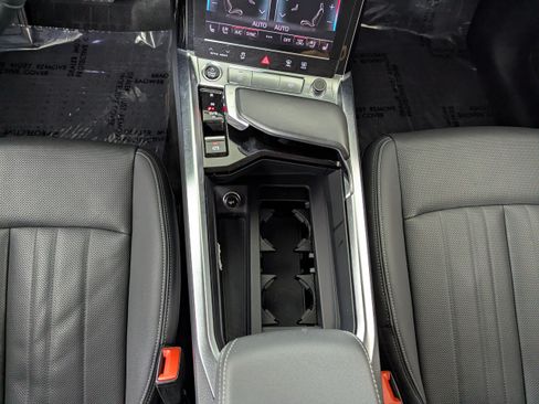 Used 2022 Audi e-tron Premium Plus w/ Premium Plus Package AWD/4WD image 22