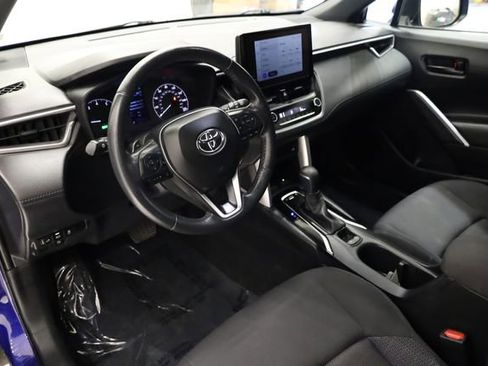 Used 2024 Toyota Corolla Cross SE image 12