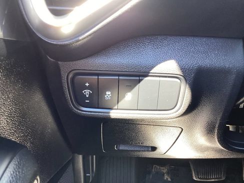 Used 2024 Kia Soul LX w/ Option Group 015 FWD image 25