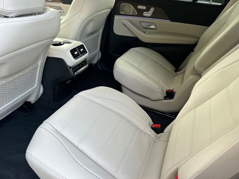 New 2026 Mercedes-Benz GLS 580 4MATIC image 11