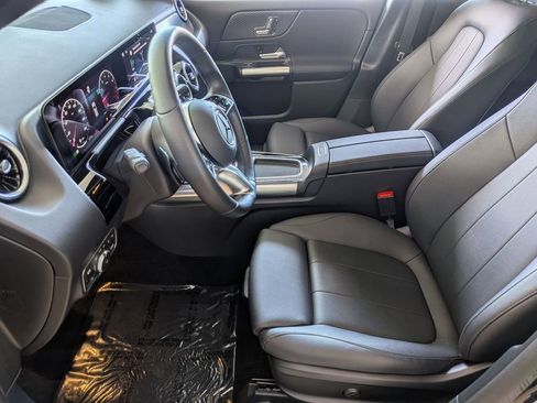 Used 2025 Mercedes-Benz GLA 250 image 17