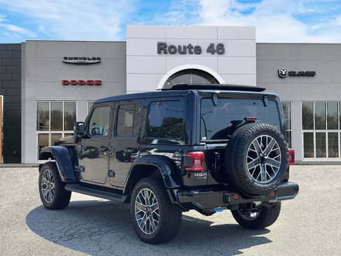 Used 2024 Jeep Wrangler High Altitude AWD/4WD image 4