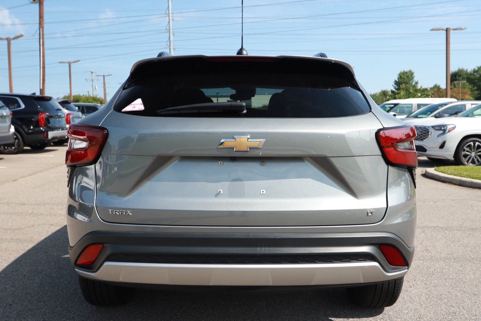 Used 2025 Chevrolet Trax LT w/ LT Convenience Package FWD image 4