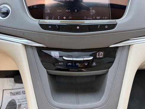 Used 2021 Cadillac XT5 Premium Luxury FWD image 17