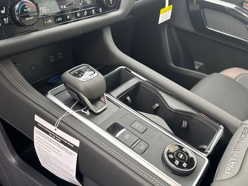 New 2026 Nissan Pathfinder Platinum AWD/4WD image 24