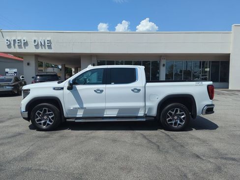 Used 2025 GMC Sierra 1500 SLT w/ SLT Premium Package AWD/4WD image 3