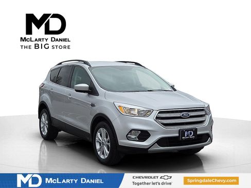 Used 2018 Ford Escape SE image 1