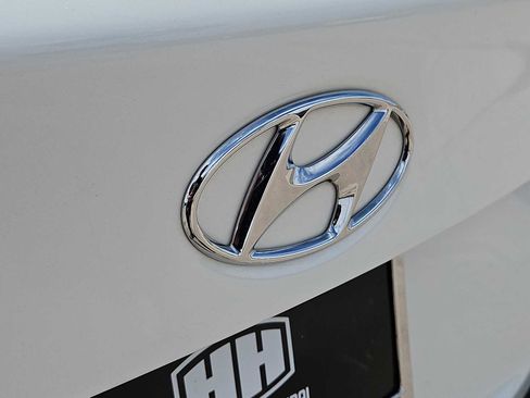 Used 2020 Hyundai Accent SE FWD image 11