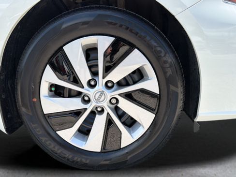 Certified 2025 Nissan Altima 2.5 S FWD image 30