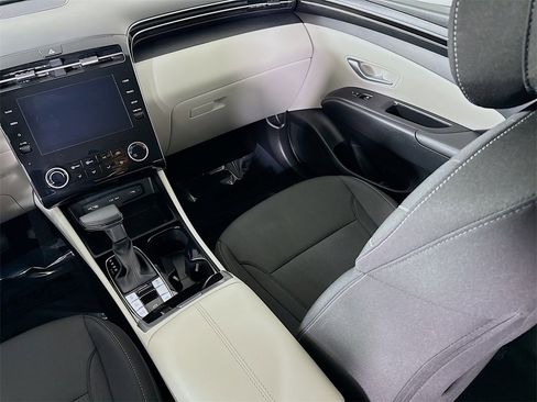 Certified 2024 Hyundai Tucson SE image 26
