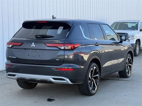 Used 2024 Mitsubishi Outlander SE image 4