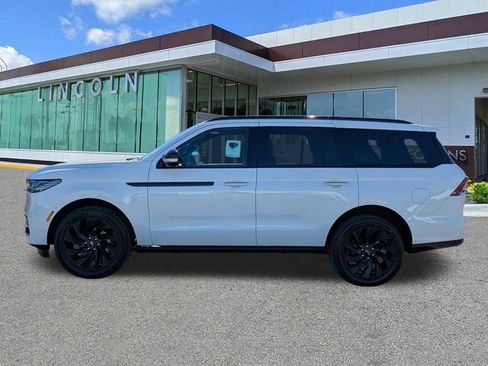 New 2025 Lincoln Navigator Reserve w/ Jet Appearance Package AWD/4WD image 7