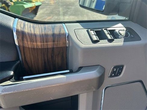 Used 2018 Ford F150 Lariat image 18