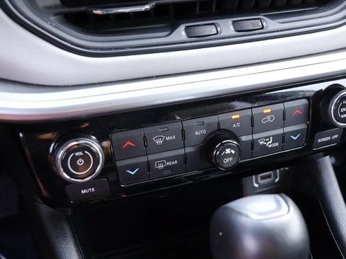 Used 2025 Jeep Compass Limited AWD/4WD image 18