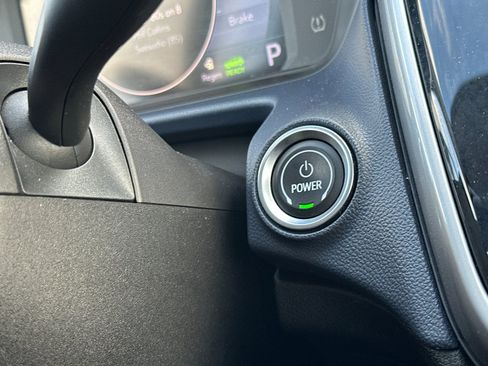 Used 2022 Chevrolet Bolt EUV Premier w/ Sun & Sound Package image 21