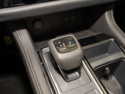 New 2026 Nissan Pathfinder SL image 13