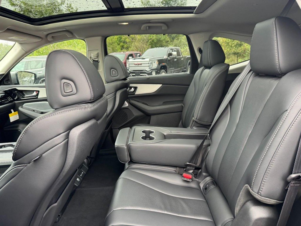 Certified 2026 Acura MDX w/ Technology Package AWD/4WD image 13