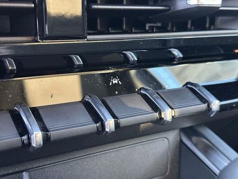 New 2026 GMC Canyon Elevation w/ LPO, Black Badging Package image 16