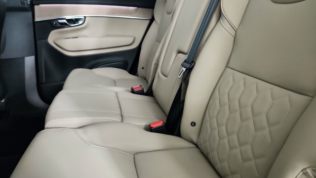 Used 2026 Volvo XC90 B6 Plus w/ Protection Package Premier AWD/4WD image 30