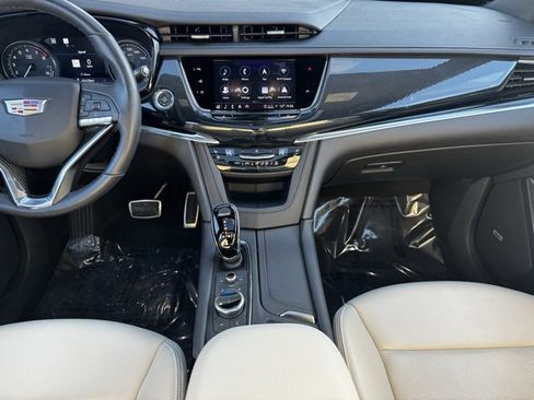 Certified 2023 Cadillac XT6 Sport w/ Technology Package image 2