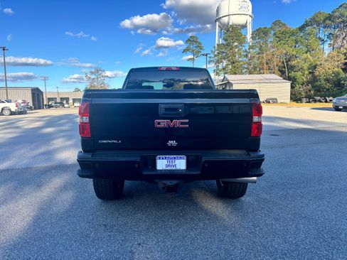 Used 2019 GMC Sierra 2500 Denali w/ Duramax Plus Package image 6