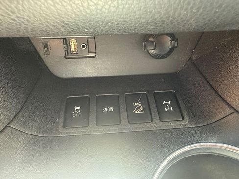 Used 2016 Toyota Highlander Plus AWD/4WD image 29